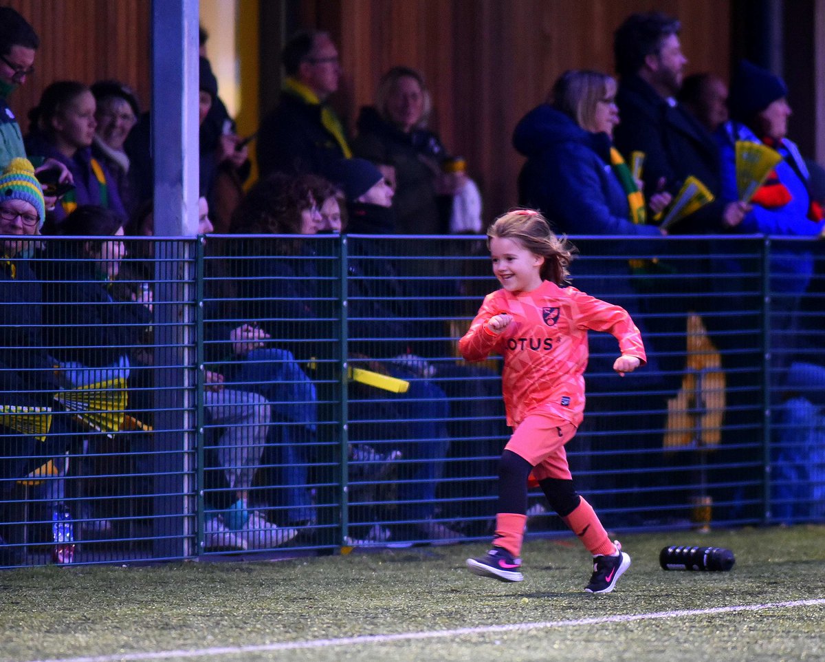 NicolNicholls's tweet photo. Dottie was so nervous before walking out with @NorwichCityWFC last night, but just look at her face as she came off the pitch 🥰
 Thanks @squantrill90 for looking after her! and @Richard96038385 for capturing this moment @HerGameToo #hergametoo #ncwfc #ncfc https://t.co/Wzty3q1ZDR