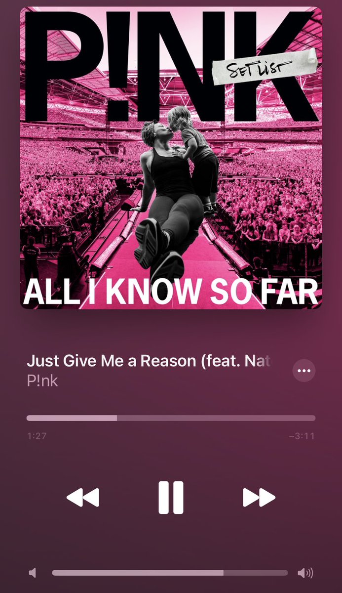 Comme à l’époque de la @DanetteFR 
« On remet ça? »
Petit Afterwork en solo pour un nouveau #PinkWednesday Run!
🎶We’re not broken just bent, and we can learn to love again🎶
#JustGiveMeAReason