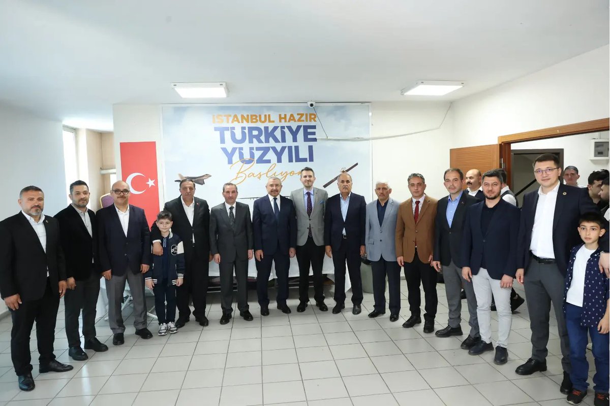 AK Parti İstanbul Milletvekilimiz Sn. İsmail Erdem ile birlikte, İlçe Başkanlığı'nda teşkilat mensuplarımızla bayramlaştık.
