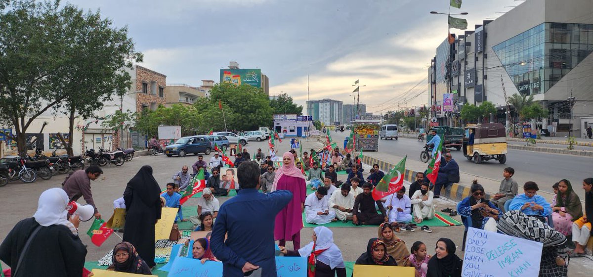 SameerBabbar110's tweet photo. عید کپتان کے نام
شکریہ کراچی🙏🏽❤️
#PTIKarachi #ReleaseImranKhan https://t.co/sBMHupeNbo