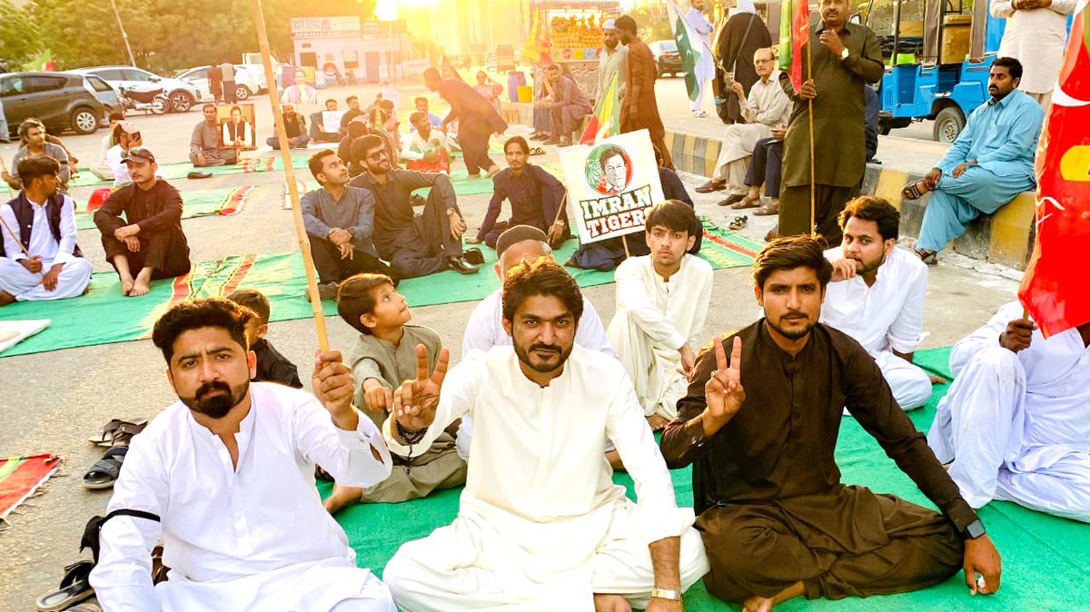 SameerBabbar110's tweet photo. عید کپتان کے نام
شکریہ کراچی🙏🏽❤️
#PTIKarachi #ReleaseImranKhan https://t.co/sBMHupeNbo