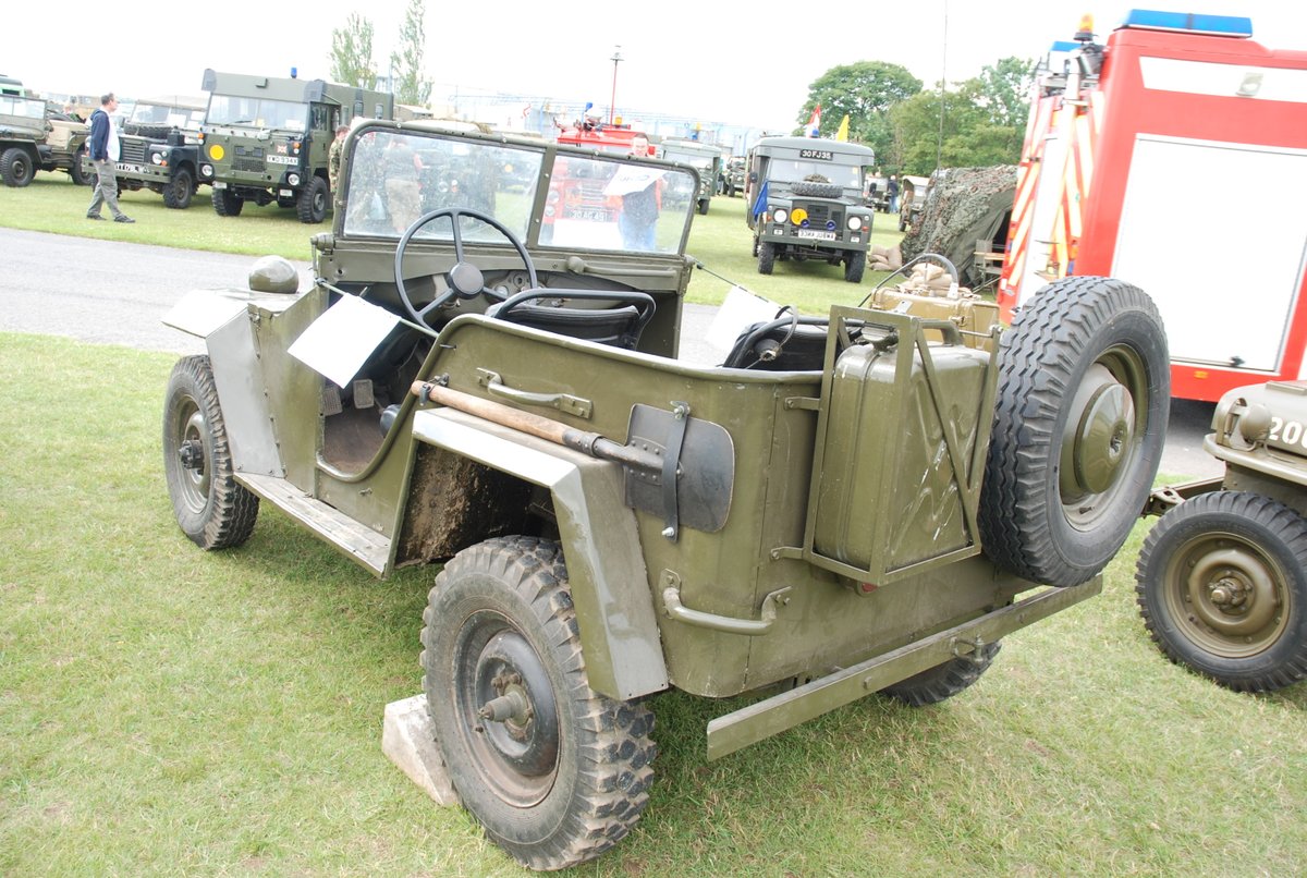 #WheelWednesday A WW2 GAZ-67, seen at @IWMDuxford at the #MAFVA Nationals in 2018. @PhilLoder @RobertGlenniePT @agbdrilling @USAS_WW1 @AdamWatkinson1 @09EA63