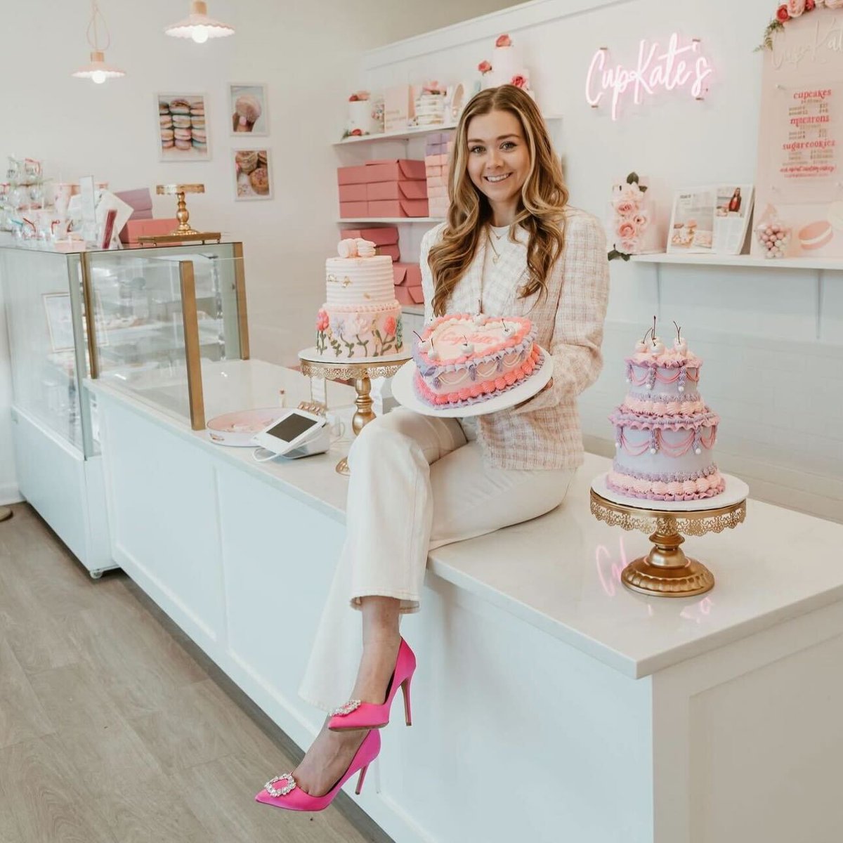 Growing up, Katelyn Singley, BBA ’18, was inspired by her mother and grandmother's creativity with baking and crafting. Now, she’s the owner and founder of a boutique bakery, CupKate’s, that showcases hand-crafted desserts and homemade apparel. Read more: sju.edu/30under30/kate…