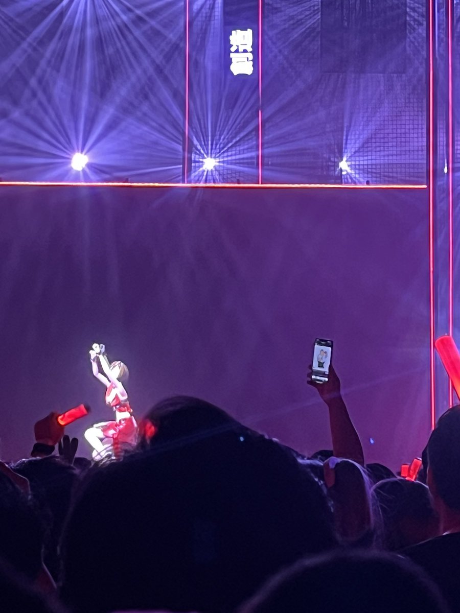 oh yeah someone was raising their phone with a picture of Peter Griffin during Meiko’s performance in San Jose last night #MIKUEXPO2024