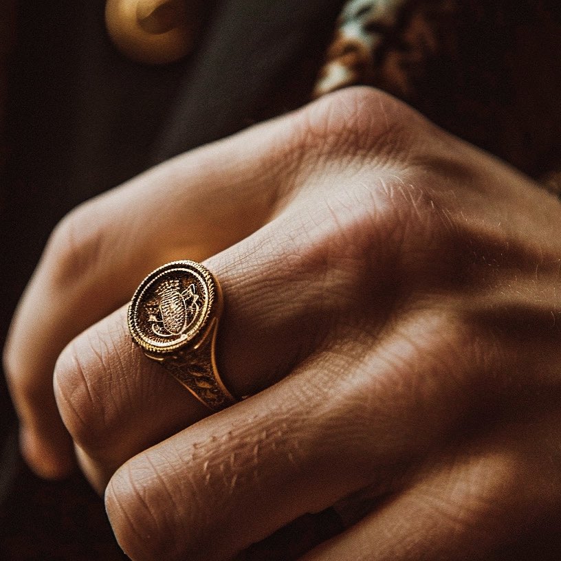 Bespoke beauty: Tailoring tradition to fit your modern story. #CustomJewelry #SignetRing