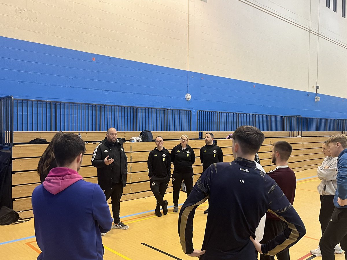 Great to have the @IrishFA Primary School Development Officers sharing their knowledge & experiences of working in the coaching industry with our 2nd year Sports Studies students. ⚽️ 🙌