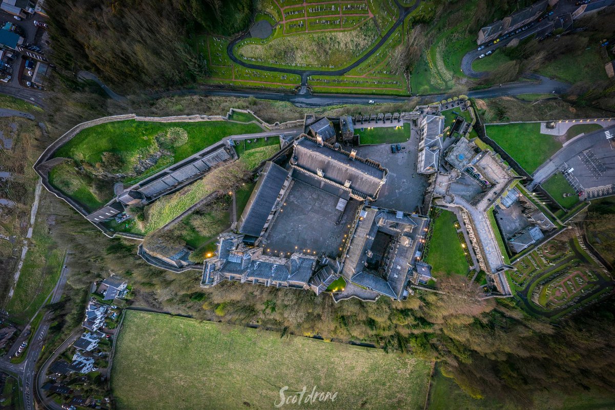 Above Stirling Castle yesterday evening 😊 (image extracted from a full 360 shot) #stirling #visitstirling #castle #historic #scotland #visitscotland