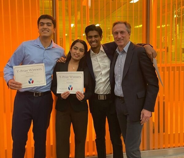 Read how @Wharton classmates Advait Thaploo C25 W25, Parthiv Patel C25 W25, and Ujjayi Pamidigantam C25 W25 are addressing racial disparities in health care with their innovative company Equimeter. whr.tn/3uZA0gw