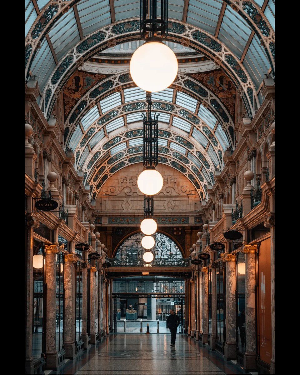 The County Arcade in Leeds, completed in 1903, is a stunning example of Victorian architecture and is known for its intricate mosaic floors and ornate ironwork 😍 Photos by IG: lang_shot_photography #Leeds #visitleeds #loveleeds #thisisleeds #leedscitycentre #countyarcade