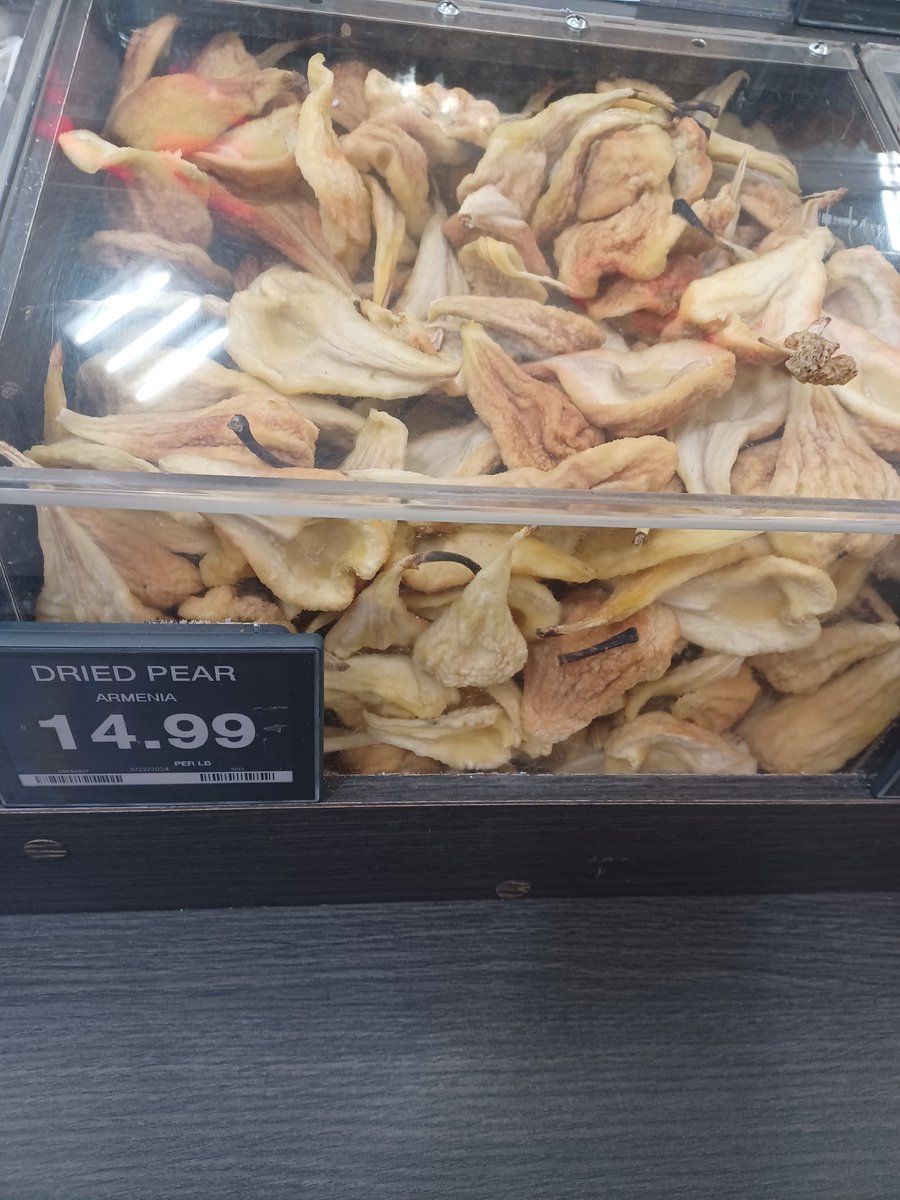 godsofcommerce's tweet image. Guess the store