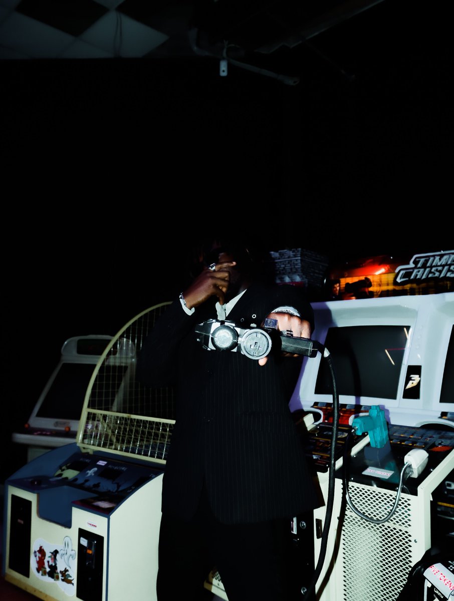 feyothegenius's tweet photo. Boy this ain’t no thrilla in Manila, we ain’t using fists ❗️
SQUEEZE OUT AND BANGING!
Tell yo besties🤘🏾
📸 - @danielapex
#squeeze #recklessreckless https://t.co/4dK3TKGDa2