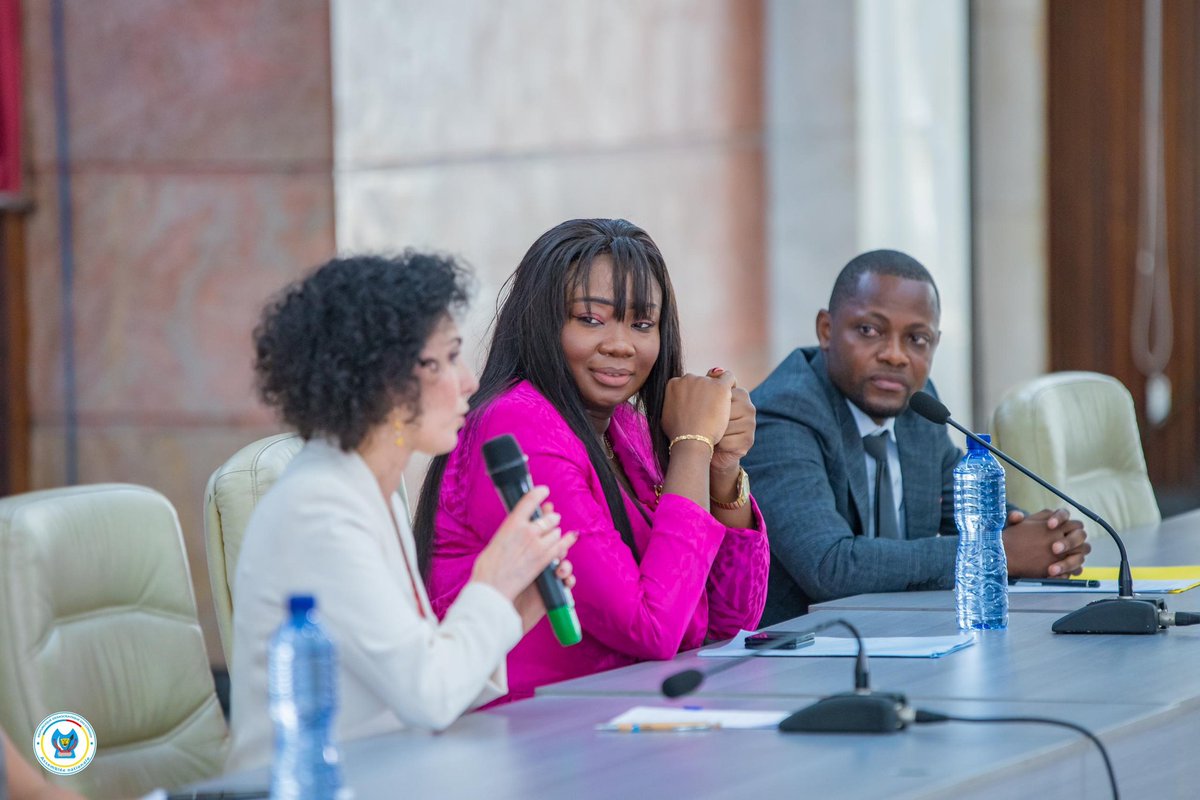 F1Credo's tweet image. Table ronde avec les députées nationales autour du leadership politique féminin. Nous étions heureux de partager le panel avec la MAE belge @hadjalahbib et l'honorable @ChristelleVuan1 
Nous croyons à l'accroissement de nombre de femmes lors de prochaines élections. @actualitecd