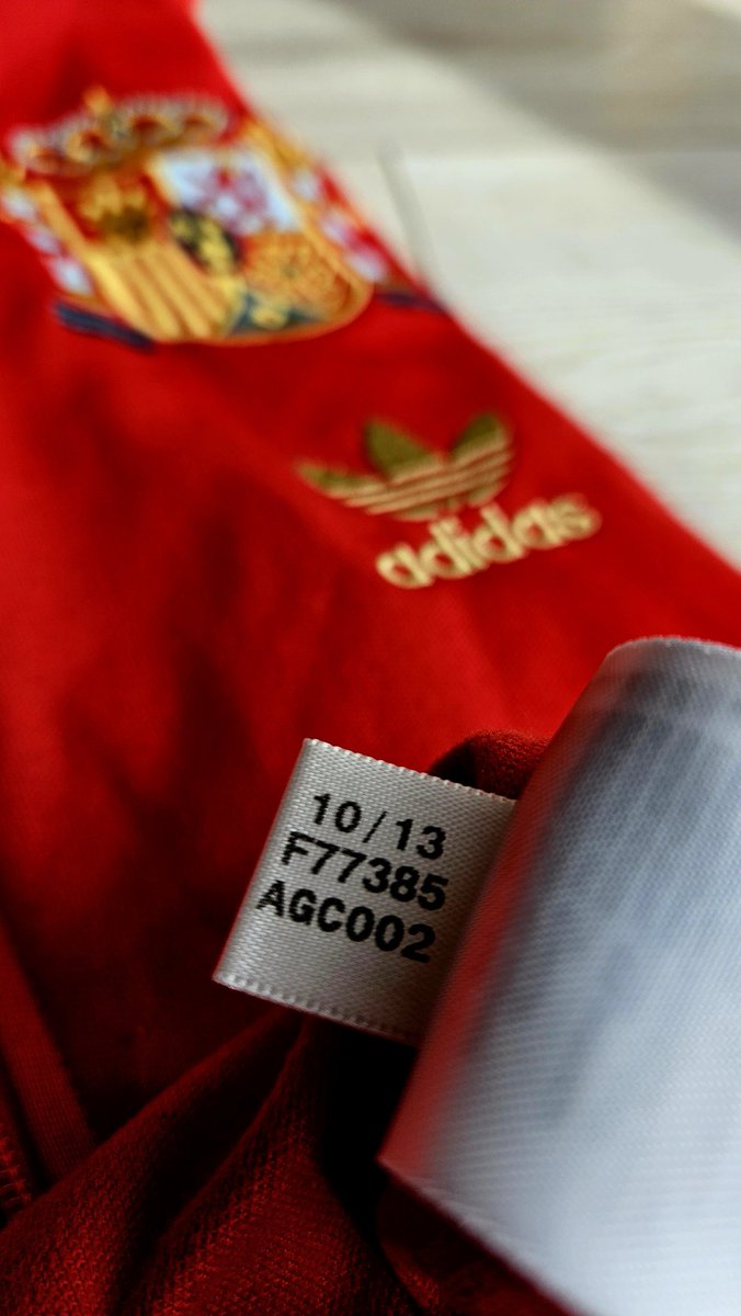 Finally succeeded, Adidas Spain trackjacket  😍 🇪🇸
@adiFamily_
#adidas #adidastracktop