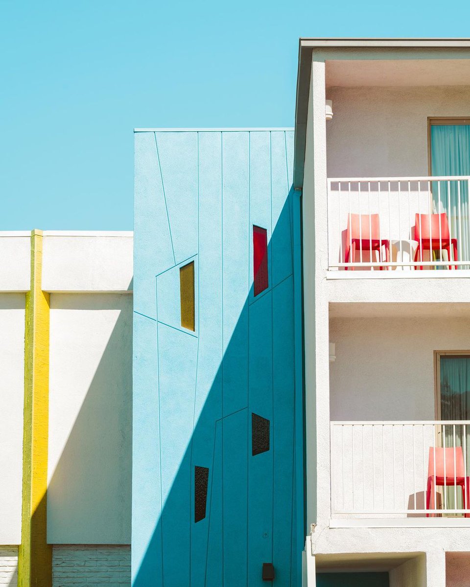 Nothing but blue skies and good vibes at @saguarohotel 💙 It was a treat to learn all about the colorful transformation of The Saguaro Hotel with architects Peter Stamberg and Paul Aferiat (@stambergaferiat) during Modernism Week. 📷: Christian Hill