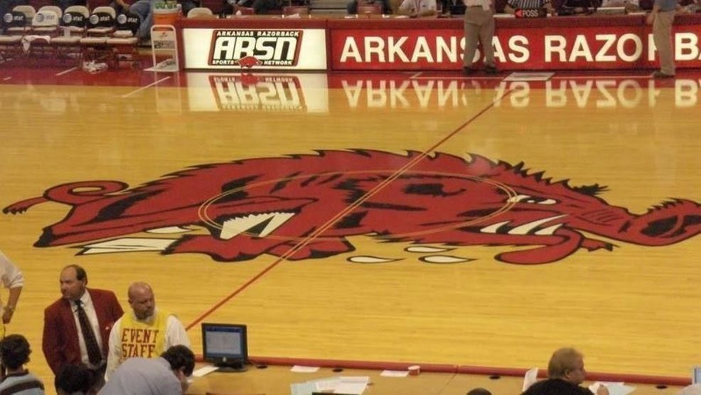 MosesMosley's tweet photo. Hey @HunterYurachek now that we got our coach in @UKCoachCalipari how’s about you put the floor back like it’s meant to be??? #SlobberingHog #FixOurFloor https://t.co/LvEXhv1jte