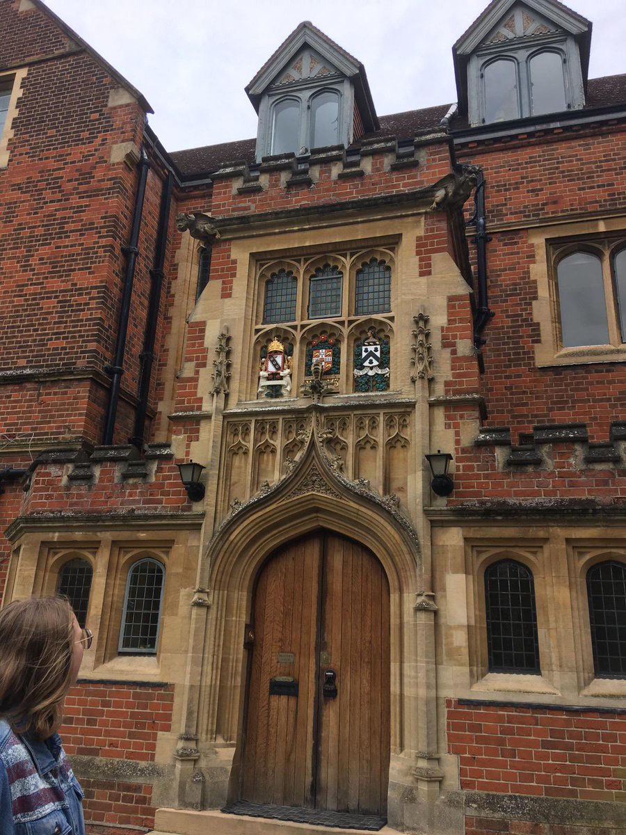 A group of our Year 11 students have had a fantastic visit to @Selwyn1882 Cambridge, today, with the Scholars’ programme. They have experienced a tour of the college, visit to the museum of Zoology & heard from current students to gain a taste of life at Cambridge. #KingsScholars