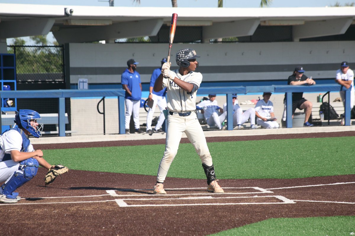 Happy Birthday shout out to Meadows Junior Captain @Simon_Tesfaye2 Happy Birthday Simon! #happybirthday #birthday #GoMustangs #BigBlue #family #believe #Ibelieve #bandofbrothers 
.
.
#RoadToState #Meadows #meadowsbaseball #TMS #Mustangs #lasvegas #baseball #MFRA #studentathlete