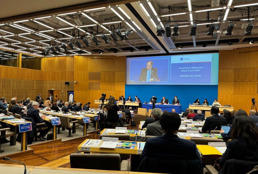 geoffroyboulard's tweet photo. #GrandParis 🔎 Parmi les décisions prises au conseil de la @GrandParisMGP : l'adoption à l'unanimité du budget 2024 ou la révision des aides #Métropoleroulepropre https://t.co/dTh4atXtll
🔥 J'ai présenté les 6 nouvelles villes lauréates de Quartiers métropolitains d'innovation 2 https://t.co/7K5TN9KaUG