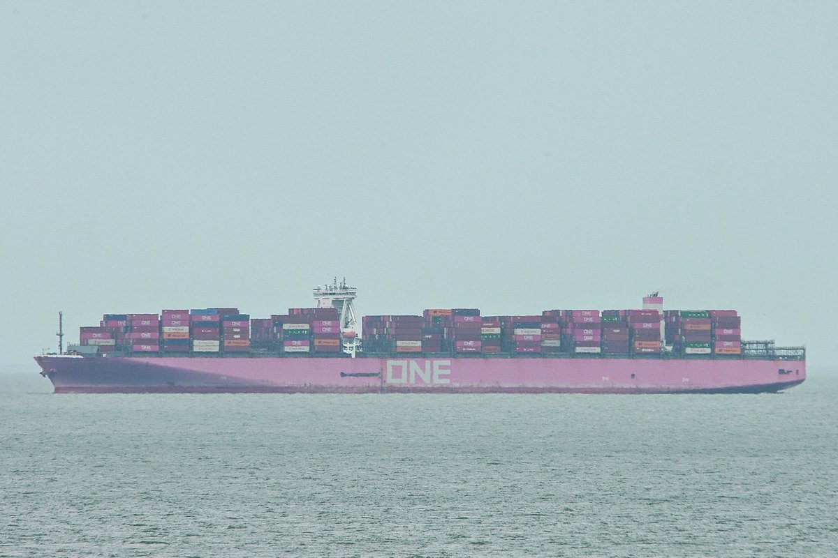 #FoundONE #MagentaNotPink 364 meter #OceanNetworkExpress Bird-class #ContainerShip #ONEBlueJay IMO:9741327 en route to Norfolk International Terminal (NIT) Virginia @ONENorthAmerica sailing under the flag of @ONE_LINE_JAPAN 🇯🇵. #AsONEWeCan #ShipsInPics