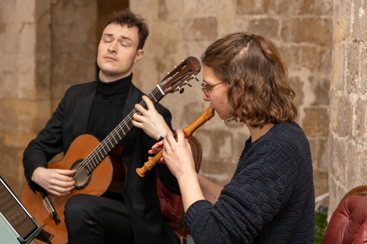 Wonderful concert @EHWalmerCastle on Sunday with our Young Artist in Association Lizzie Knatt and guitarist Declan Hickey. Check out Lizzie's festival dates here dealmusicandarts.com/festival-calen… Lizzie will also visit local primary schools to inspire their budding recorder players