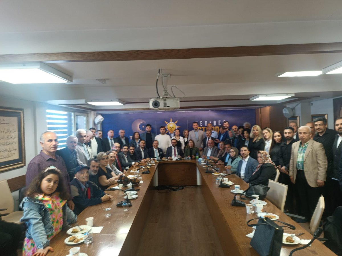 Aile Sosyal Politikalar Bakan Yardımcımız <a href="/SayimMadak/">Dr. Sevim Sayım Madak 🇹🇷</a> , MKYK Üyemiz <a href="/mehmetumur_/">Mehmet Umur</a> ,Sorumlu İl Yönetim Kurulu Üyemiz <a href="/servetyazici/">Servet Yazıcı</a> ,Önceki Dönem Belediye Başkan Adayımız <a href="/EminErtekin66/">Mehmet Emin Ertekin 🟢🇹🇷</a> ve Teşkilatımızın Katılımlarıyla Bayramlaşma Programımızı Gerçekleştirdik .

Ramazan Bayramımız