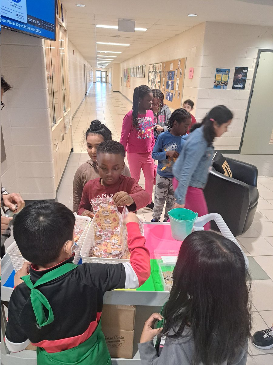 Round 2!!! Our kindies are loving this experience. <a href="/MandelaPS/">Nelson Mandela PS</a> has been in full support. Thank you to our families for buying cookies and sending donations to improve our playground. We appreciate you. Keep them coming.💜 <a href="/PeelSchools/">Peel District School Board</a> <a href="/StarbucksCanada/">Starbucks Canada</a>