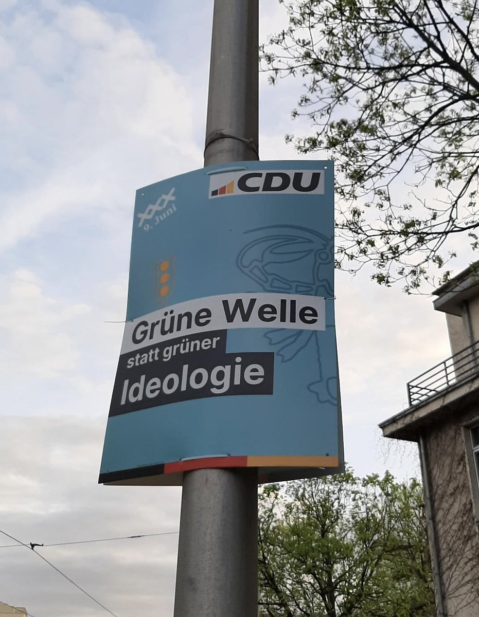 BarbaraDomke's tweet photo. Der Kommunalwahlkampf in #cottbus hat begonnen! Die AfD hat bereits die ersten Plakate aufgehangen #kommunalwahl #brandenburg 

Wer gibt ihnen Nachhilfe in Rechtschreibung und modernen Wahlkampf? Wie rückwärts orientiert ist diese unsägliche Politik? https://t.co/azhqX9iEOH