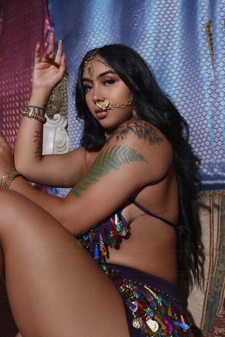 Watch Vishakha🪷's leaked NSFW photo on TwXstars