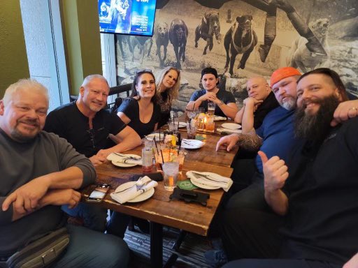 Great friends, great food, great life! ❤️ @itsjerrylynn @MikeyWhipwreck_ @nedrolsma @BettyBango @WSI_YouTube