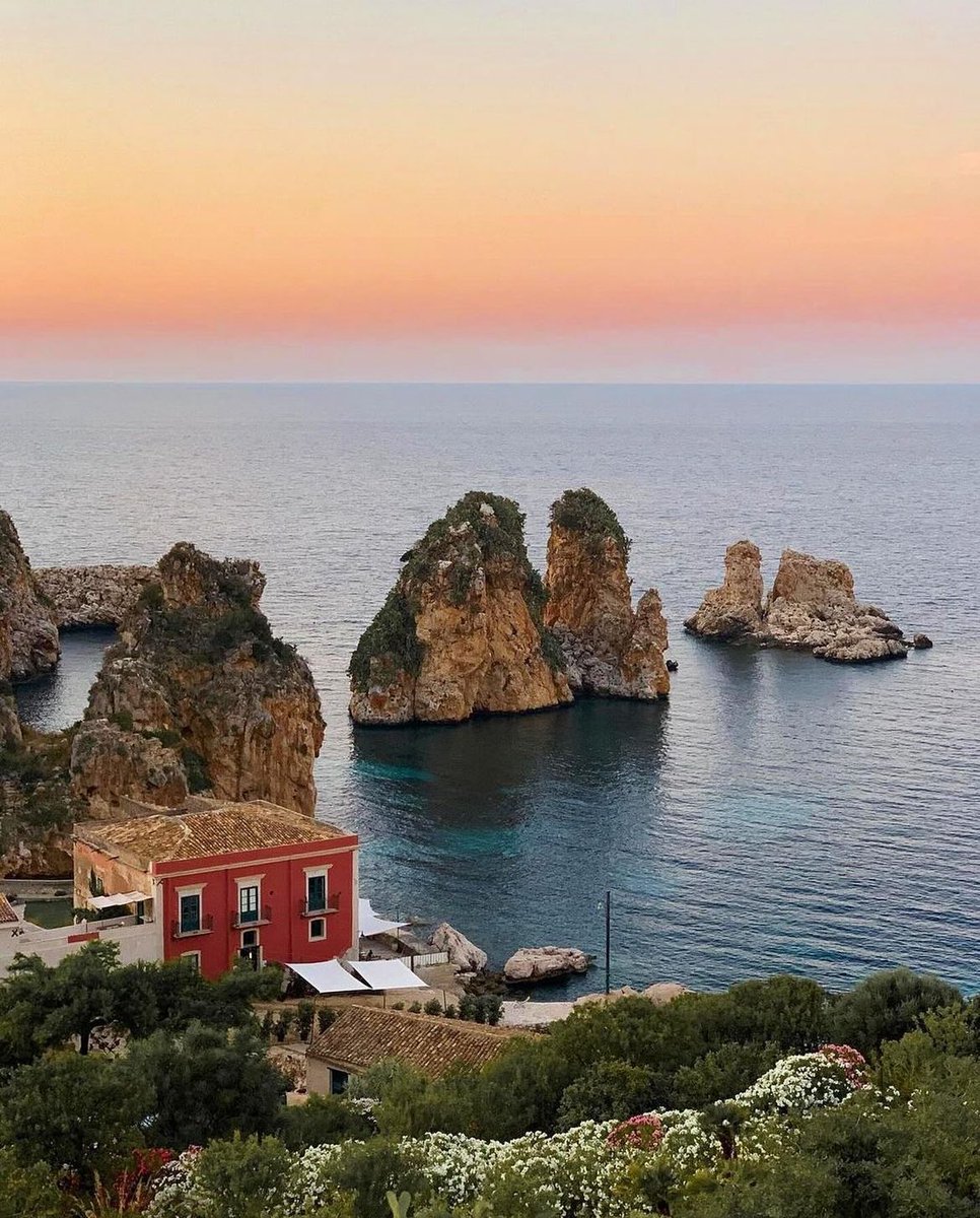 The Mediterranean. This is where Unique Stays has chosen to anchor most of its collection of villas. If you want to wake up every day to the gentle sound of waves visit uniquetsays.eu to find out how!

#uniquestays #unforgettableescapes #traveltheworld #villarental