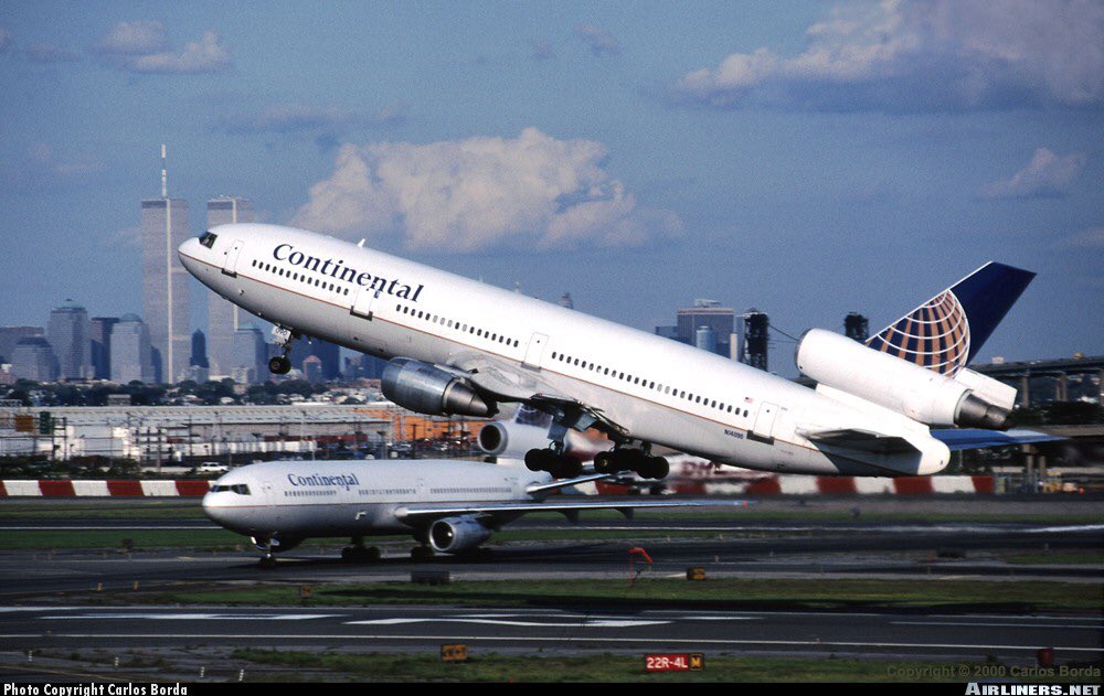2 Continental Airlines DC-10s seen here in this photo at Newark Airport in August 2000 #avgeeks 📷- Carlos Borda