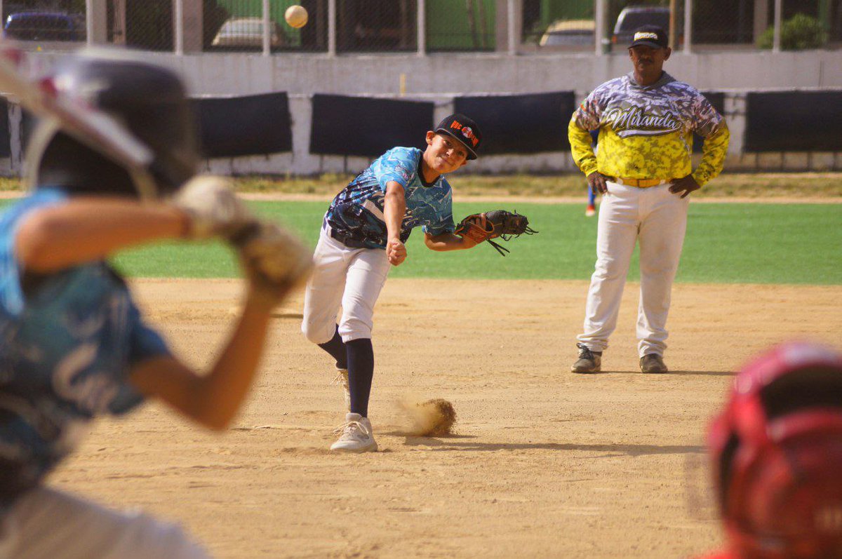 #Preselección ⚾ En imágenes 📷 los entrenamientos del #TBV U12 de cara a las competencias internacionales Buscando ocupar un puesto en la selección que nos representará Team Beisbol Venezuela 🏟️ Las Mayas 📷 Carlos Castro #SembrandoBeisbol