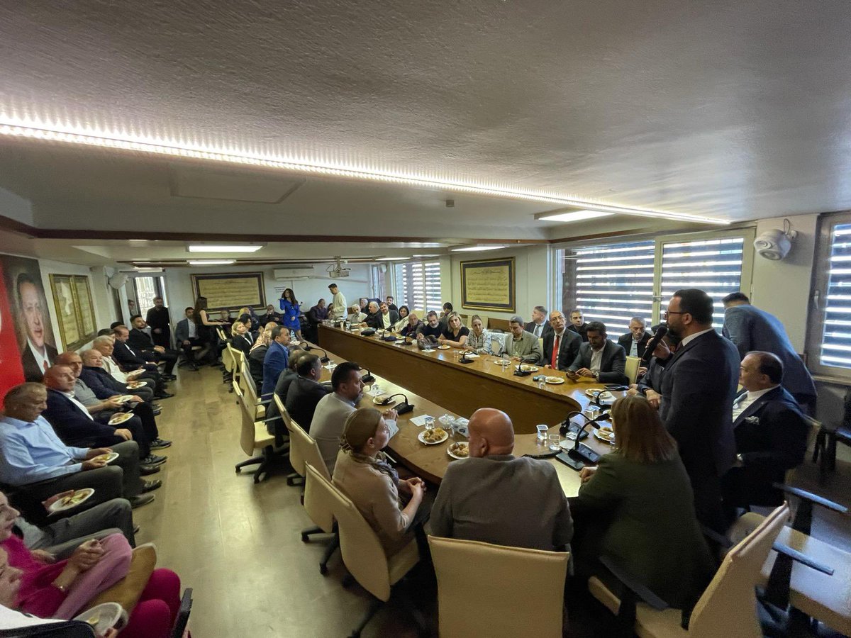 Aile Sosyal Politikalar Bakan Yard.<a href="/SayimMadak/">Dr. Sevim Sayım Madak 🇹🇷</a> , MKYK Üyemiz <a href="/mehmetumur_/">Mehmet Umur</a> ,Sorumlu İlYönetimKurulu Üyemiz <a href="/servetyazici/">Servet Yazıcı</a> ,İlçe Başkanımız <a href="/AvCumaParlak/">Av. Arb. Cuma PARLAK</a> ,Önceki Dönem Belediye Başkan Adayımız <a href="/EminErtekin66/">Mehmet Emin Ertekin 🟢🇹🇷</a> ve Teşkilatımızın Katılımlarıyla Bayramlaşma Programımızı Gerçekleştirdik .