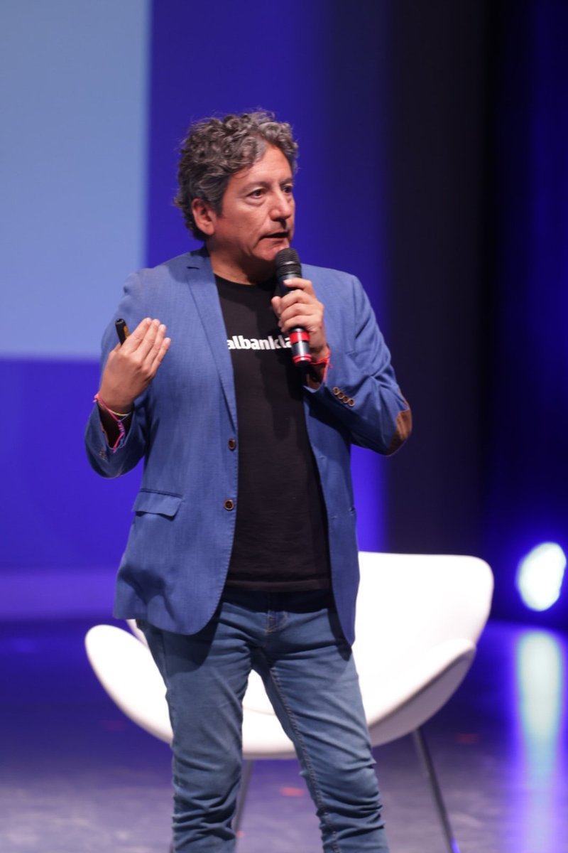 Ramón Heredia Jerez (Director del Ecosistema de Innovación Fintech Fintech de <a href="/DigitalBankLA/">Digital Bank LATAM</a>)

"La IA tiene que estar en todos lados pero son ustedes, los clientes, quienes tienen que resolver". 

Muchas gracias <a href="/ramon_heredia/">Ramón Heredia Jerez</a>! 

#PaymentsDay