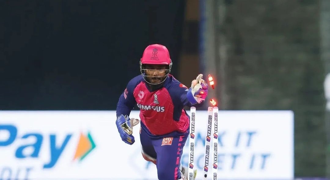 Brilliant stumping by #SanjuSamson to dismiss Gill  imagine If MS Dhoni had done this kind of stumping, his 'Social Media' fans would have demanded a Bharat Ratna for him. 
#RRvsGT
