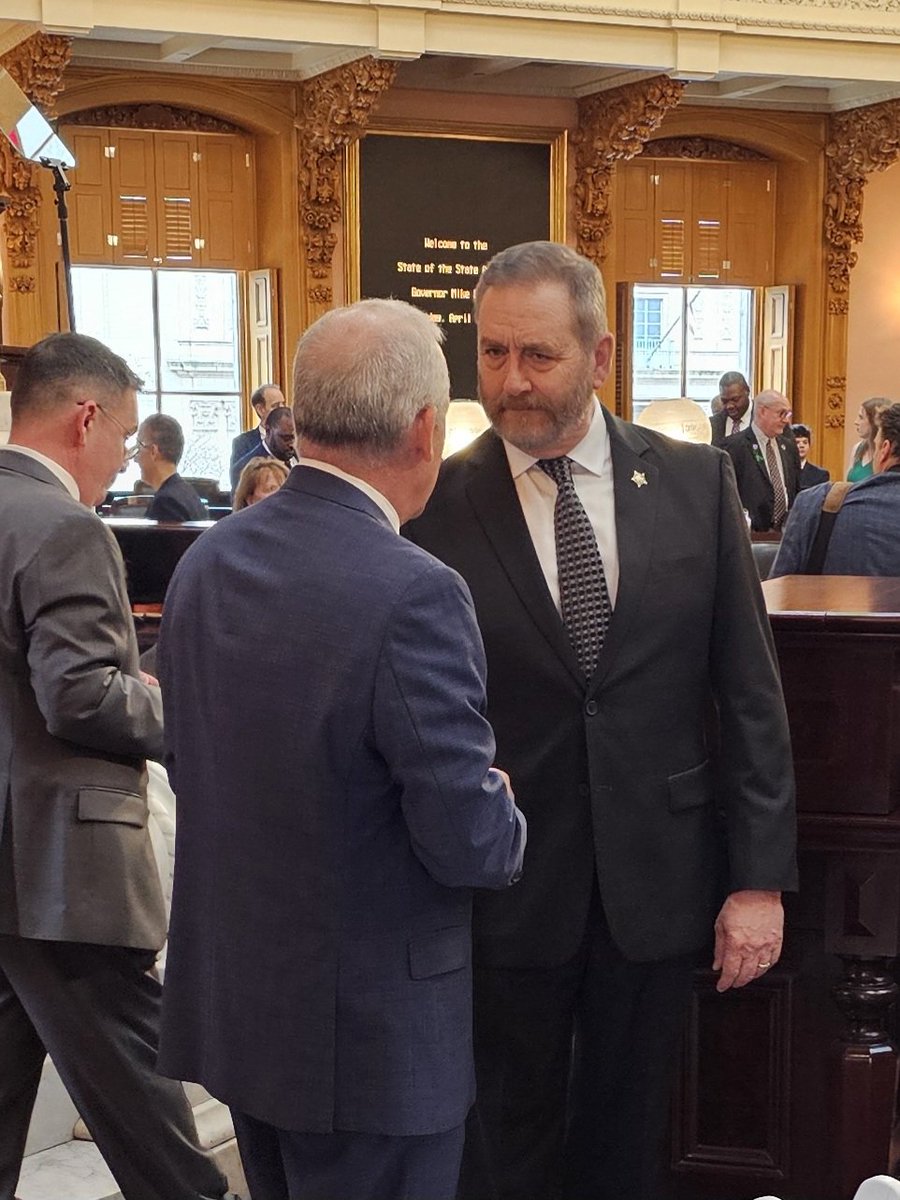 The State of The State Address, as all three branches join in the House Chamber for @GovMikeDeWine speech. @OhioSenateGOP President @matthuffman1 introduced the Governor.