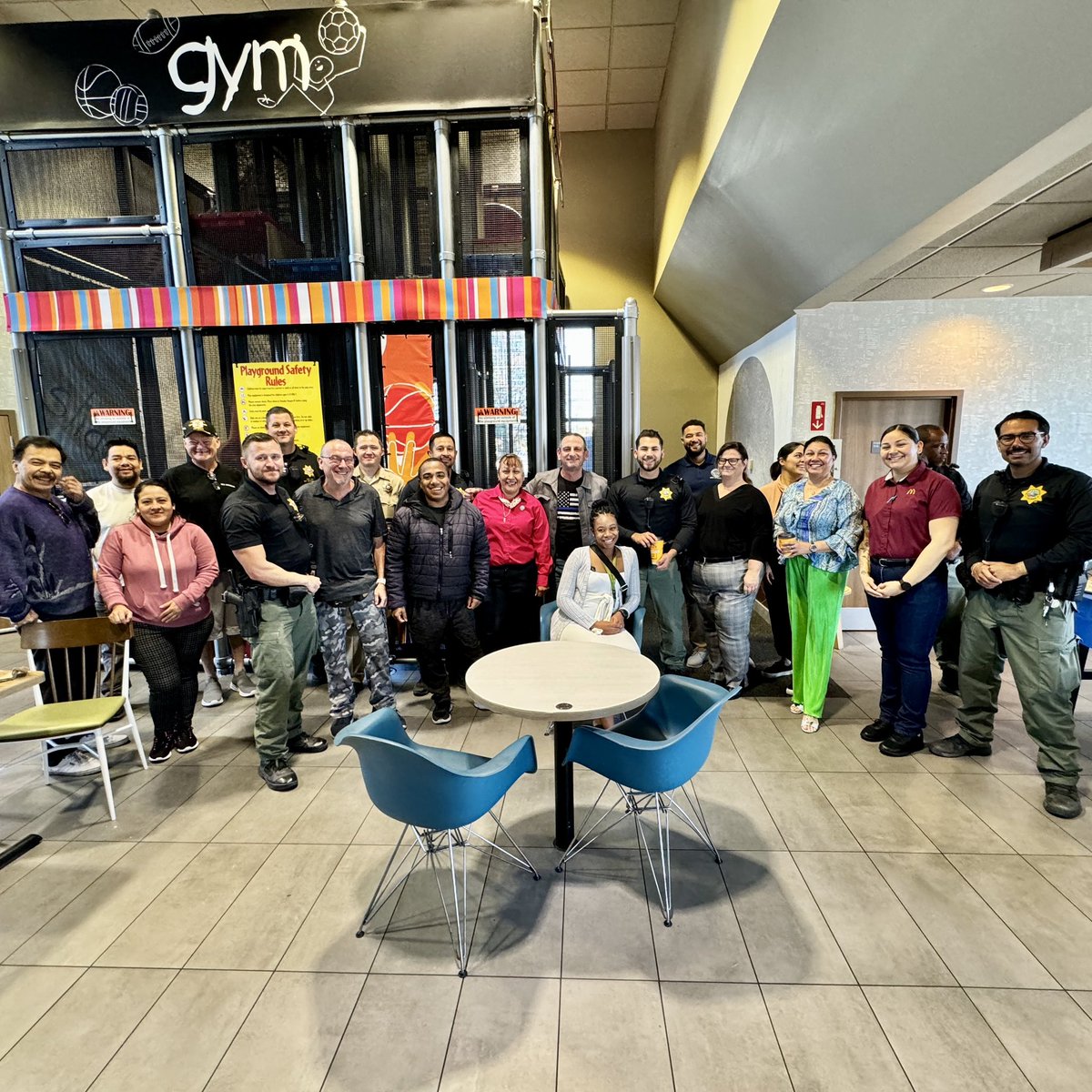 clvbrianknudsen's tweet photo. We had an amazing “Coffee with Cops” at the @mcdonalds located at Decatur &amp; Alta. It was a fantastic to connect with @lvmpdbac to ask questions, and strengthen community bonds. Thank you to everyone who joined us bright and early. #CoffeeWithCops #Community #LocalHeroes #ward1 https://t.co/PeHA5PEcU9