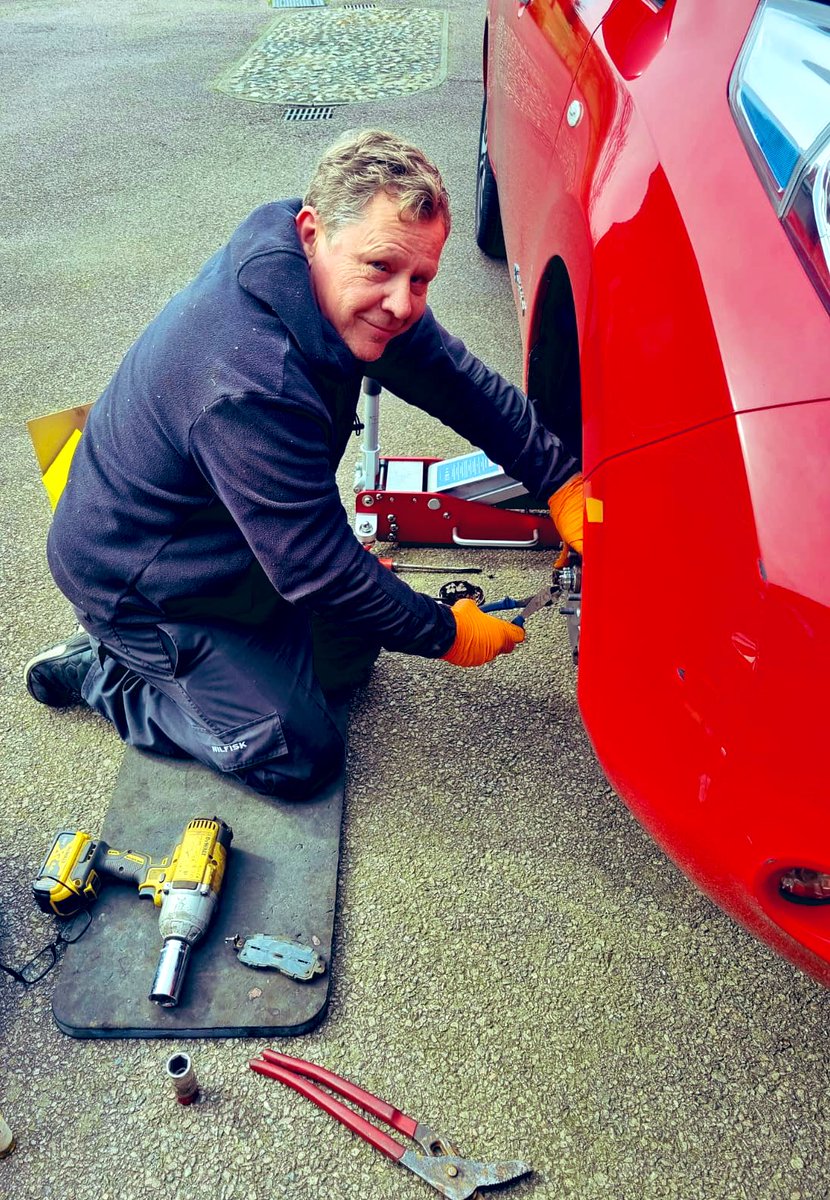 We have another new EV technician on the road. This is Lee. He's ex-RAC and an ex-Tesla Ranger. He'll be based near Brighton and will cover the surrounding areas. 😊