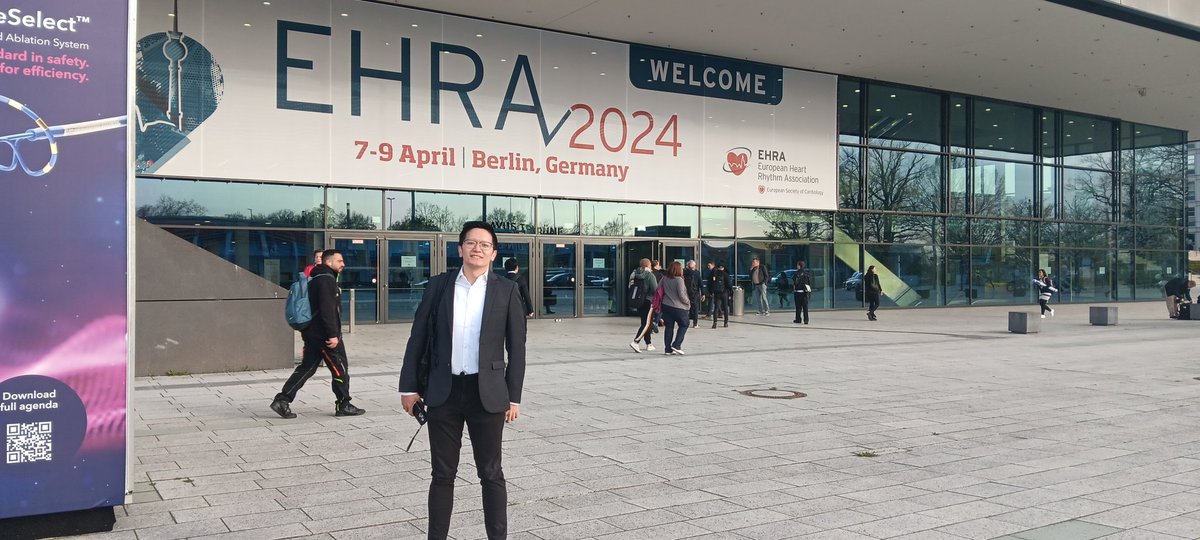 @RigsHeart at #EHRA2024 CONGRATULATIONS to @lucas_yxing for being runner up in the award session in Clinical Cardiology! Well deserved 🙌🏆