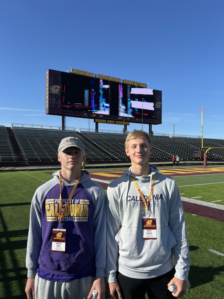 Had a great time up at CMU again. Appreciate the invite @CoachMikeMcGee and @CoachCalley21, thanks for your time. Also nice seeing @CoachJKos and @CoachMcElwain. @QBHitList @JoeMento @TylerEliteQb1 @AllenTrieu @alex_pallone @mfarrellsports @PlayBookAthlete @WMDrivefootball…