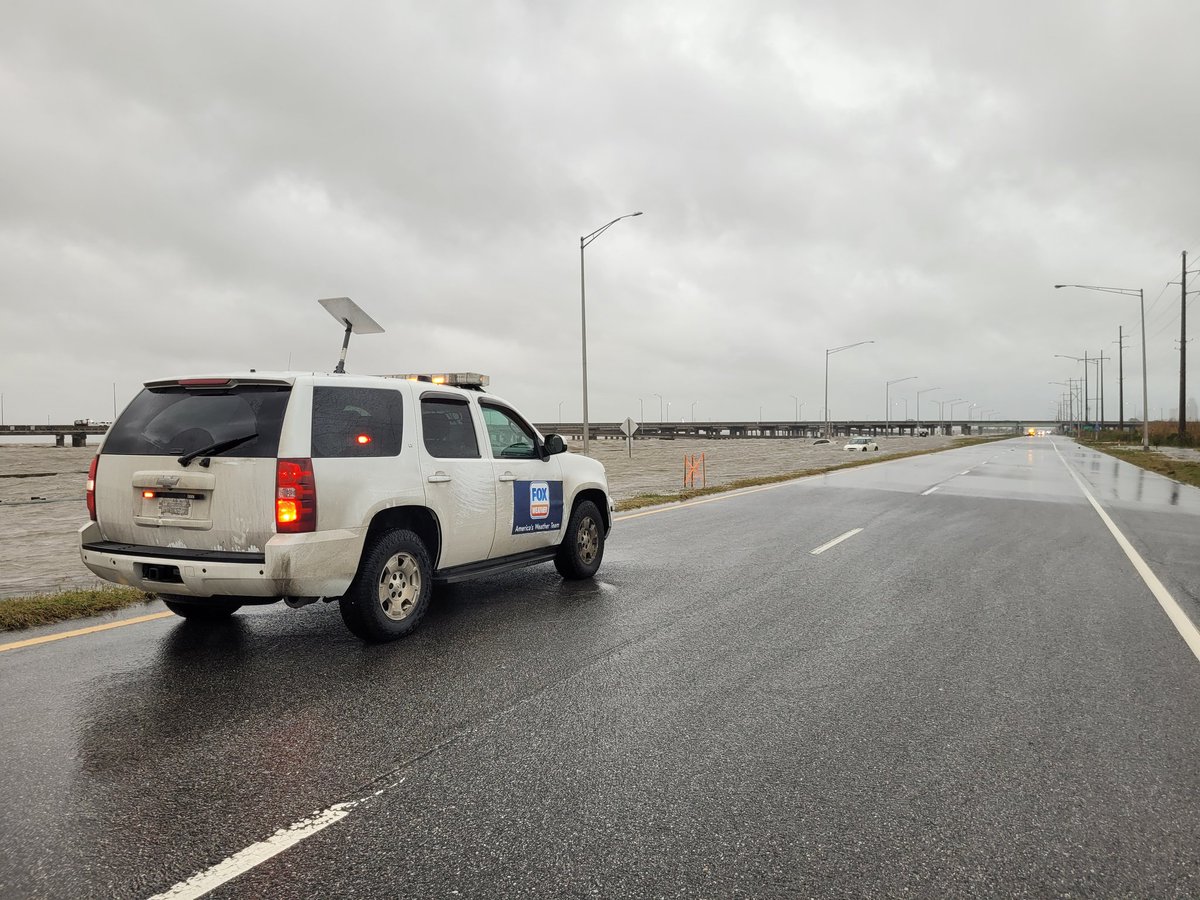 Here on the Mobile Causeway covering the surge & flooding from Mobile Bay LIVE on @foxweather and @RadarOmega #ALwx @NWSMobile