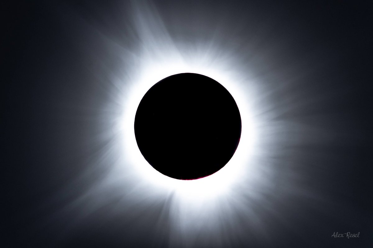 The moment of totality. A moment where I didn’t feel anything and a new perspective on my life was created.