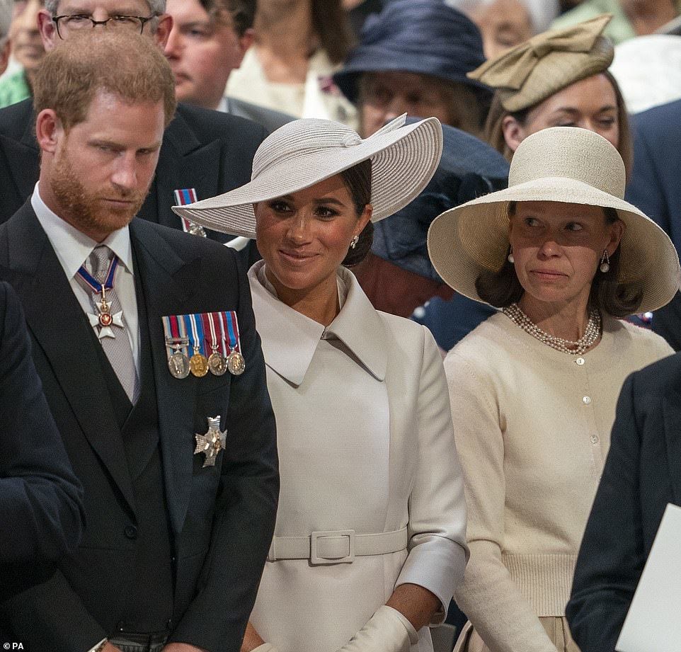 His evil face 👿 #harry Meghan, you did a good job taking him to Amerika.