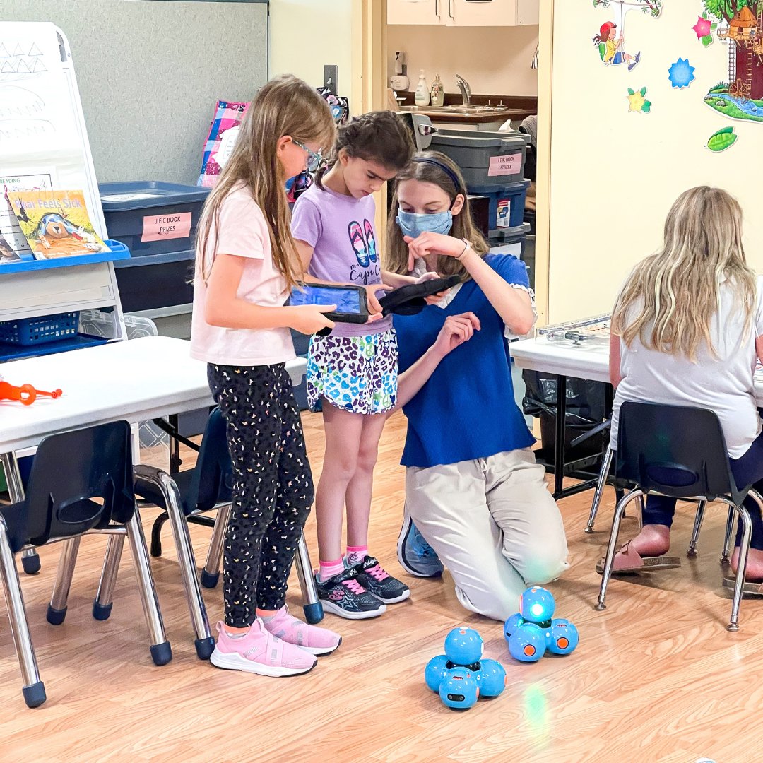 brantlibrary's tweet image. Practice how to code with Miss Brooklyn and our silliest bots! 

📅 Wednesday, April 17, 3:30-4:30 PM
🗺️ Paris Branch

Drop by after school; all ages welcome!

#BrantLibrary #BrantKids #CodingSkills #STEMLearning #CodingAtTheLibrary