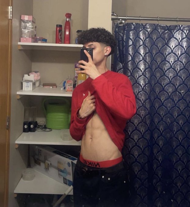 Watch ℑ𝔰𝔯𝔞𝔢𝔩 𝔗𝔞𝔭𝔦𝔞's leaked NSFW photo on TwXstars