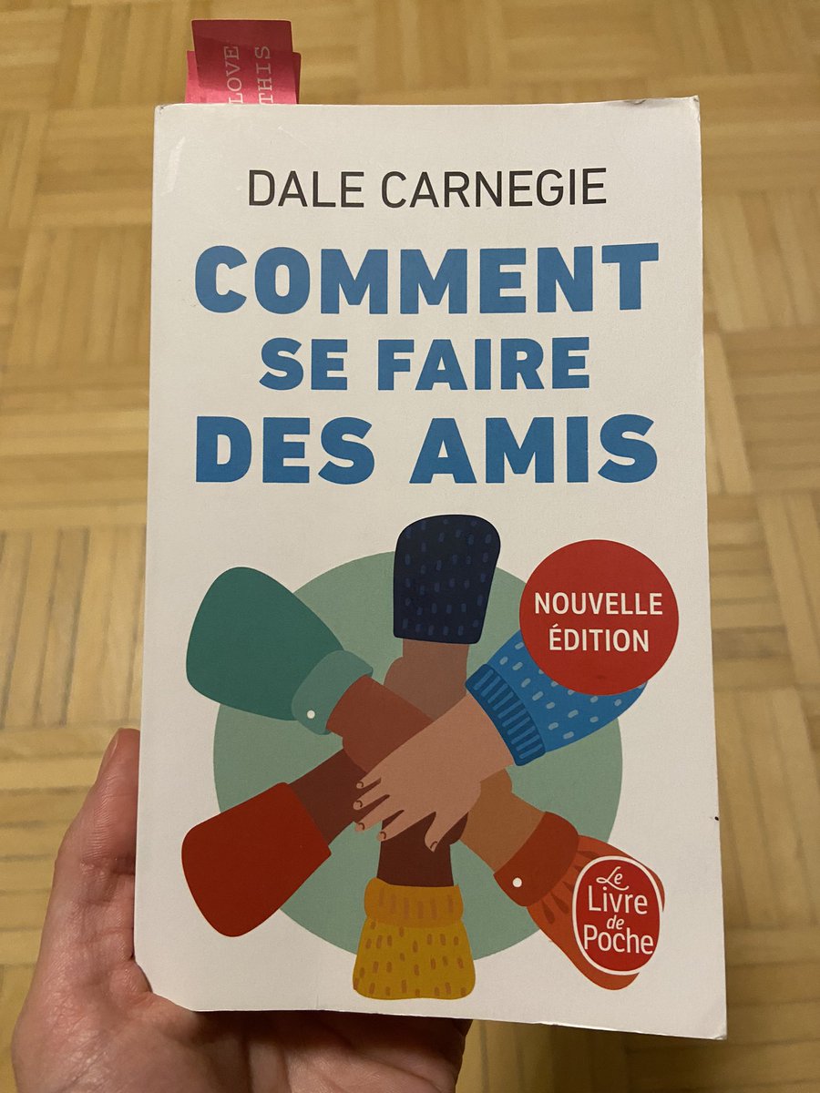 “Comment se faire des amis” de Dale Canergie 

Est un livre indispensable en matière de relations et de psychologie.

Voici, en seulement 2 minutes de lecture, le résumé des 358 pages de ce best-seller :