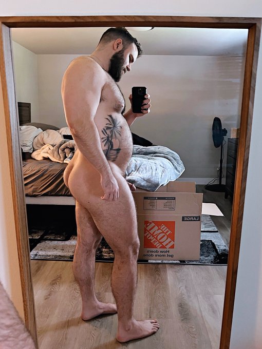 Unpacking hornies 😈 https://t.co/gj9vANeRvi