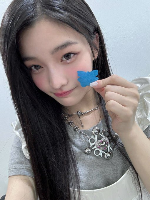 hokazuno's tweet photo. 날아라 나비처럼 날아가라 ᯓ ᡣ𐭩₊˚⊹ ᰔ / reminiscing the moment whereas i stamped the mark of my journey.. it's always reminds me on the clasped butterfly wings in the edge of its way.. 🦋 entwined with the dream.. and fly high!  ༘˚⋆𐙚｡⋆𖦹.✧˚ https://t.co/bu3SKck8An