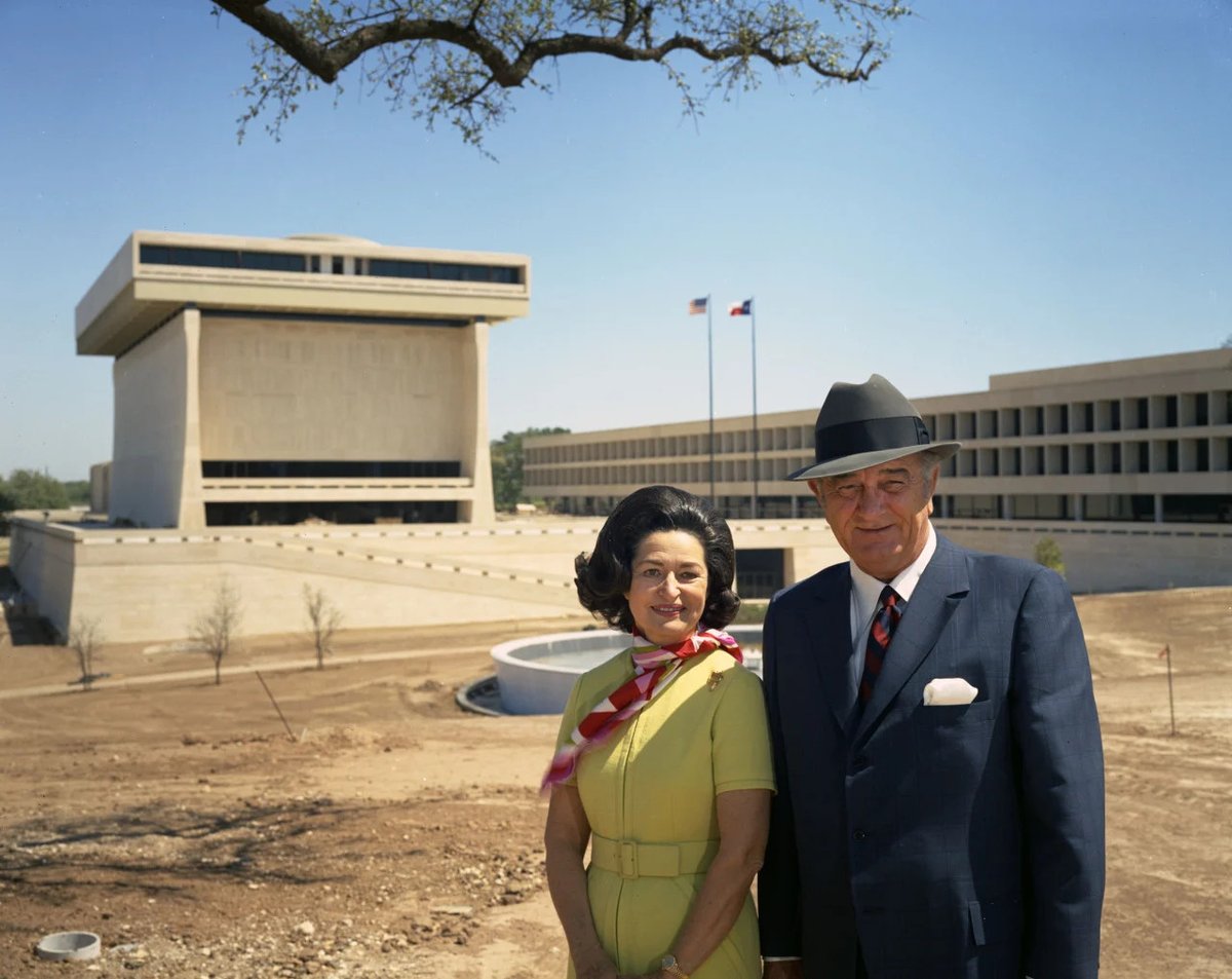 Did y'all know it's #NationalLibraryWeek?!📚 Don't miss out on exploring our namesake's legacy right next door at the @LBJLibrary with free admission using your UT ID! 📷 LBJ and Lady Bird Johnson in front of the LBJ School and the recently completed library in 1971.