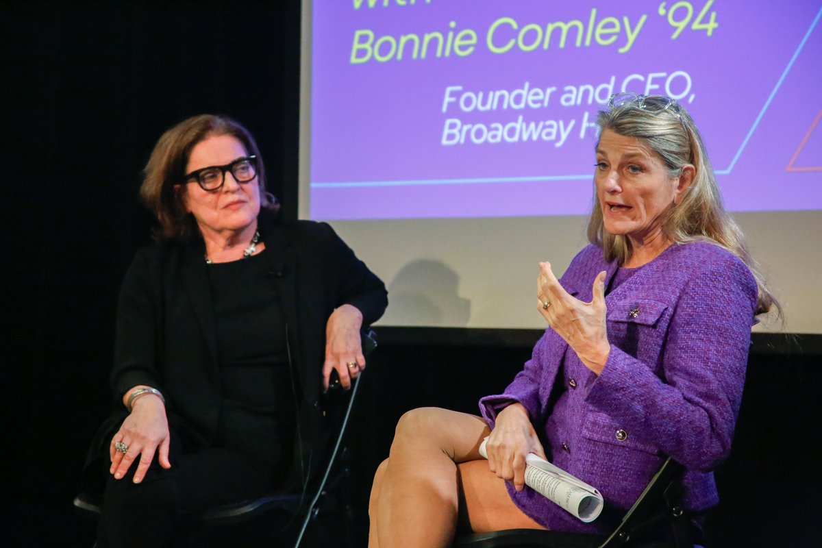 In yesterdays' masterclass, “Emerson College & Your Career As An ARTrepreneur”, Broadway HD Founder and CEO Bonnie Comley '94 discussed seizing opportunities and being open to learning diverse skills. Afterward students had to opportunity to talk with Comley one-on-one.